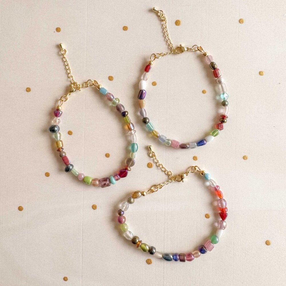 Handmade Adjustable Y2K Colourful Beaded Bracelet - Picture 2 of 10